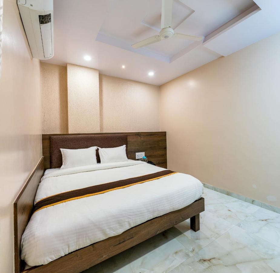 Hotel Aatithya Satkar Near Mahalaxmi Temple Колхапур Екстериор снимка