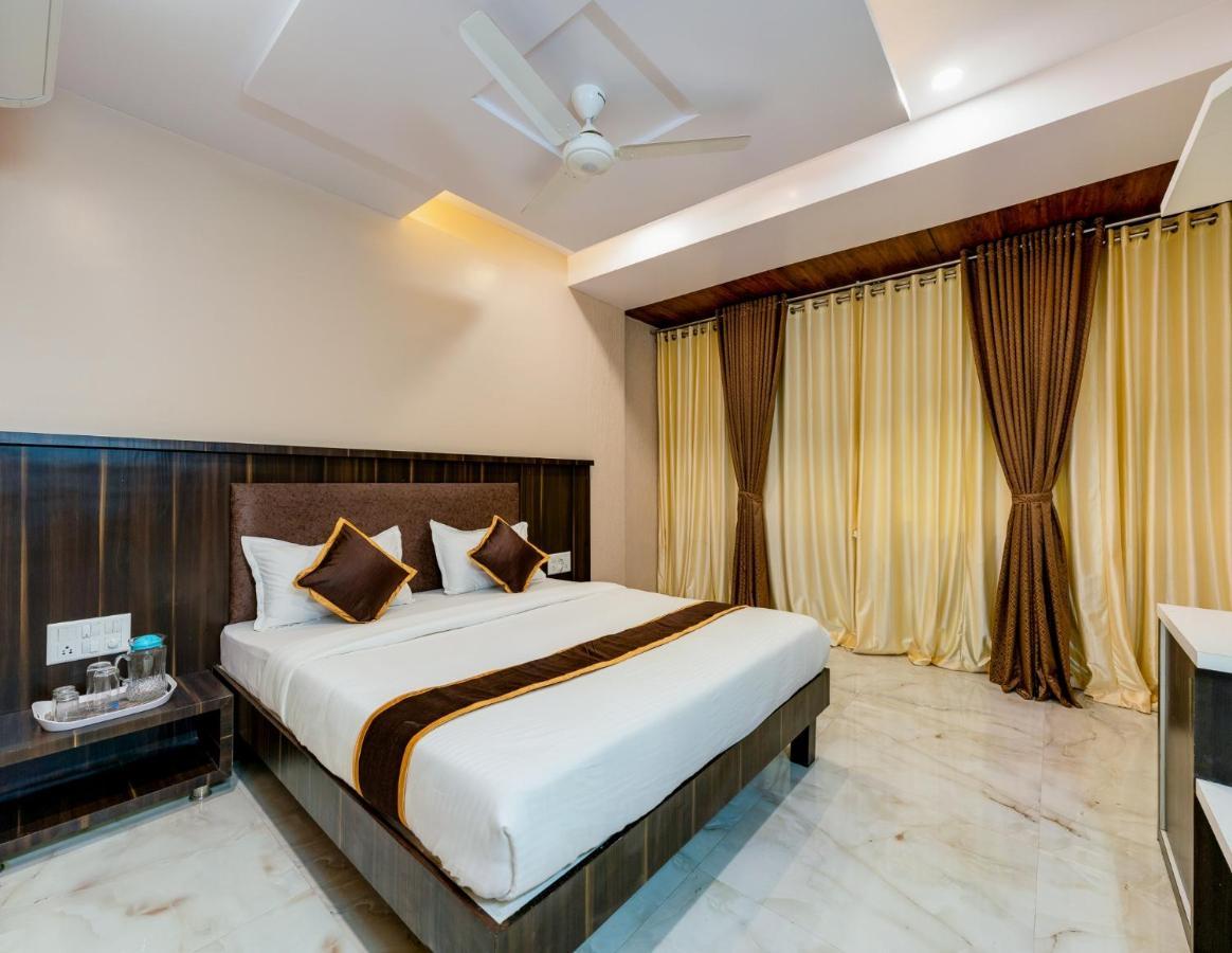 Hotel Aatithya Satkar Near Mahalaxmi Temple Колхапур Екстериор снимка